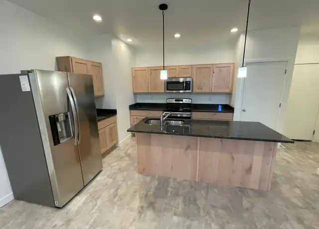 Property at 437 W 200 S Unit 5, Bountiful, UT, 84010, 4 beds, 3.5 baths, [object Object]