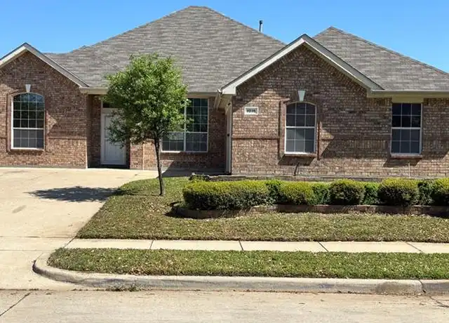 Property at 1016 Fleetwood Cove Dr, Grand Prairie, TX, 75052, 4 beds, 2 baths, [object Object]