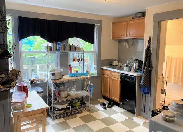 Property at 211 Summer St Unit 3, Somerville, MA, 02143, 2 beds, 1 bath, [object Object]
