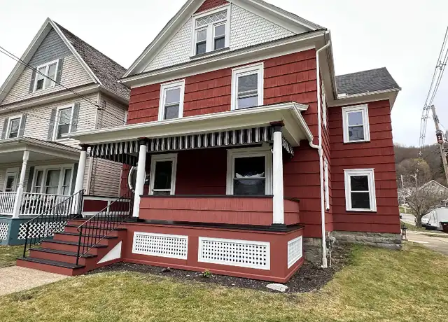 Property at 647 Liberty St, Franklin, PA, 16323, 4 beds, 2 baths, [object Object]