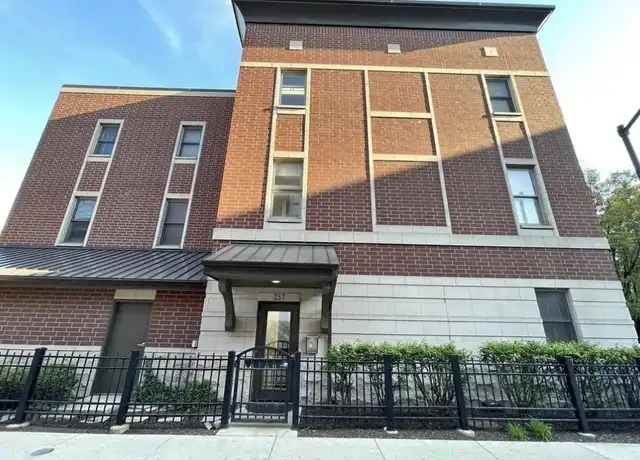 Property at 757 W Liberty St Unit 208, Chicago, IL, 60607, 1 bed, 1 bath, [object Object]