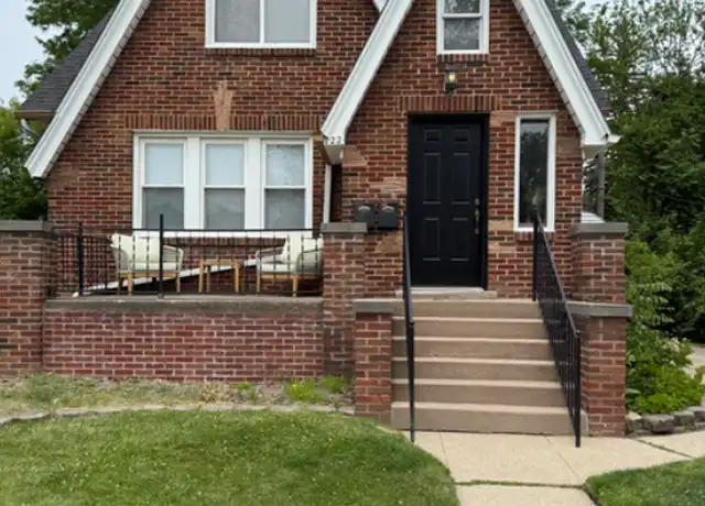Property at 122 W Houstonia Ave, Royal Oak, MI, 48073, 2 beds, 1 bath, [object Object]