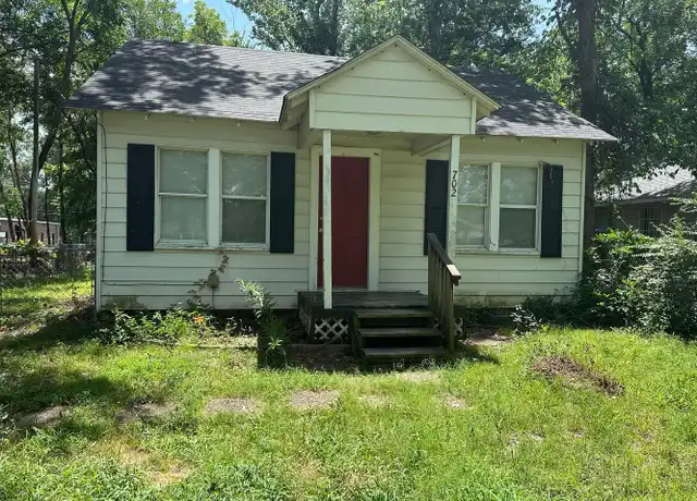 Property at 702 E E St, Russellville, AR, 72801, 2 beds, 1 bath, [object Object]