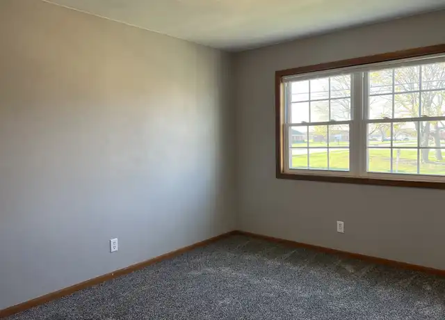 Property at 2660 2nd Ave N Unit 4, Fort Dodge, IA, 50501, 2 beds, 1.5 baths, [object Object]