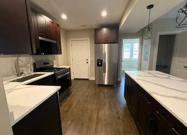 Property at 6147 N Claremont Ave Unit 3N, Chicago, IL, 60659, 3 beds, 2 baths, [object Object]