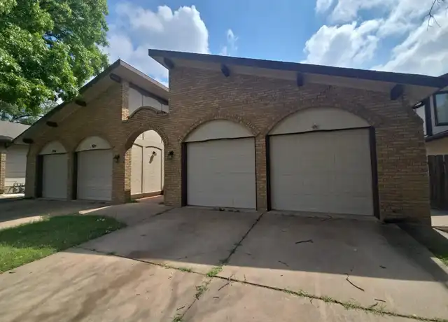 Property at 716 S Eastern Ave, Wichita, KS, 67207, 2 beds, 1.5 baths, [object Object]