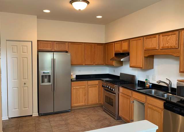 Photo of 1947 Sundrop Ct, Bartlett, IL 60103