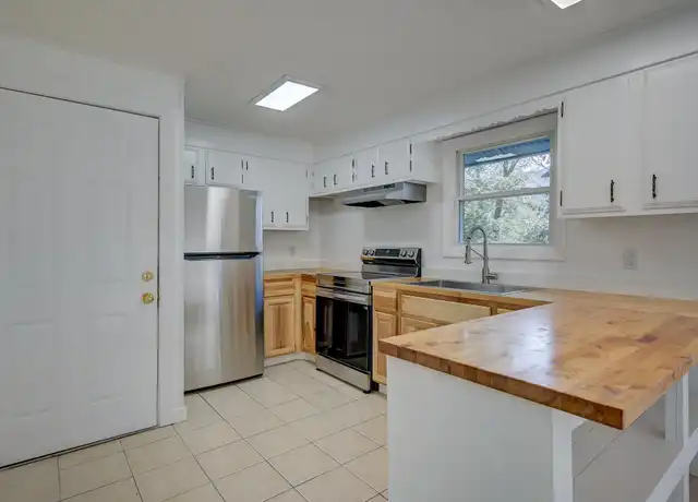 Property at 20 Emery Ln Unit 4, Intervale, NH, 03845, 3 beds, 1 bath, [object Object]