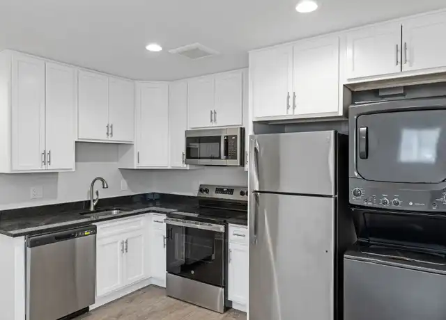Property at 2005 Crooks Rd Unit 8, Royal Oak, MI, 48073, 1 bed, 1 bath, [object Object]