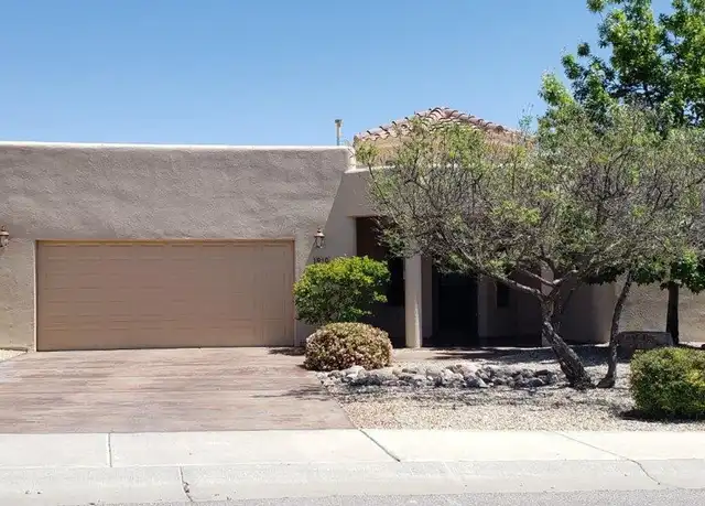 Property at 1910 San Fernando Dr, Las Cruces, NM, 88011, 3 beds, 2 baths, [object Object]