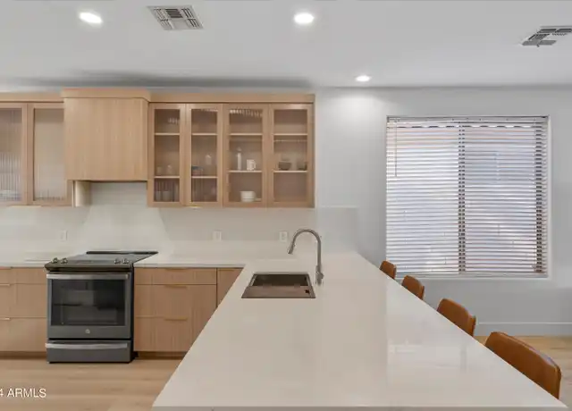 Property at 1084 E Susan Ln, Tempe, AZ, 85288, 3 beds, 2 baths, [object Object]
