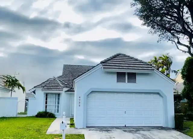 Property at 4732 NW 98th Pl, Doral, FL, 33178, 3 beds, 2 baths, [object Object]