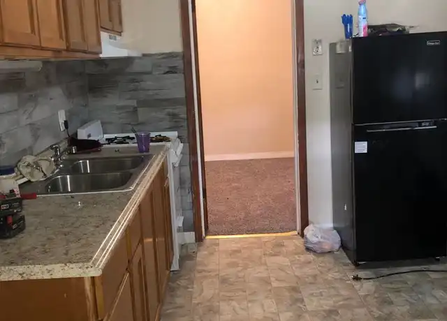 Property at 654 Stryker Ave Unit 2, St Paul, MN, 55107, 1 bed, 1 bath, [object Object]