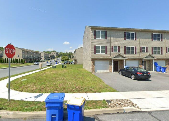 Photo of 900 Gregs Dr, Harrisburg, PA 17111