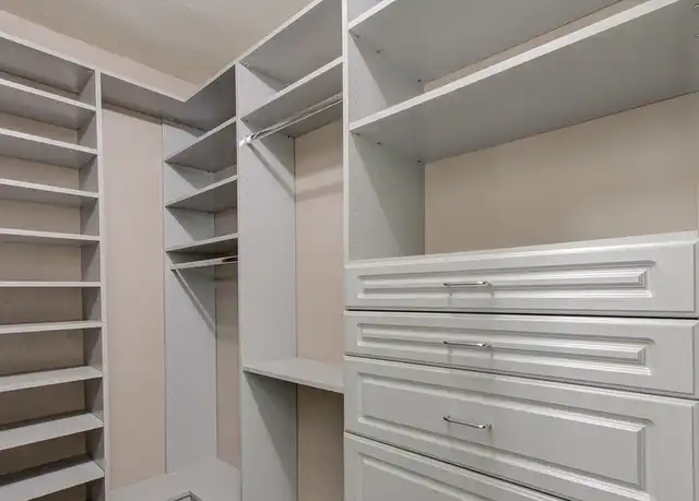 Property at 5000 S Centinela Ave Unit 9A, Los Angeles, CA, 90066, 1 bed, 1 bath, [object Object]
