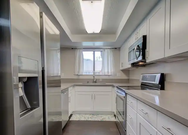 Property at 5000 S Centinela Ave Unit 9A, Los Angeles, CA, 90066, 1 bed, 1 bath, [object Object]