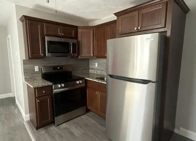 Property at 158 Wellington St, Fall River, MA, 02720, 1 bed, 1 bath, [object Object]