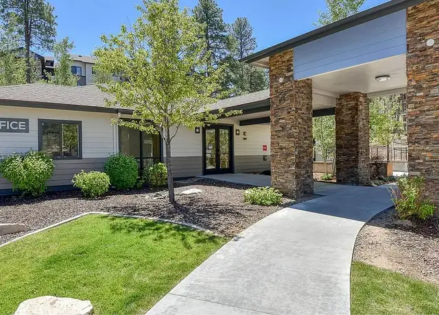 Photo of 997 E Pine Knoll Dr, Flagstaff, AZ 86001