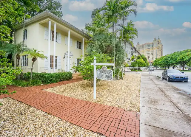 Property at 20 Alhambra Cir #10, Coral Gables, FL, 33134, 2 beds, 1 bath, [object Object]