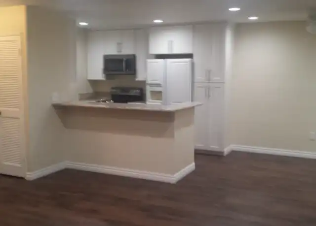Property at 2521 Sunflower Ave, Santa Ana, CA, 92704, 3 beds, 2 baths, [object Object]