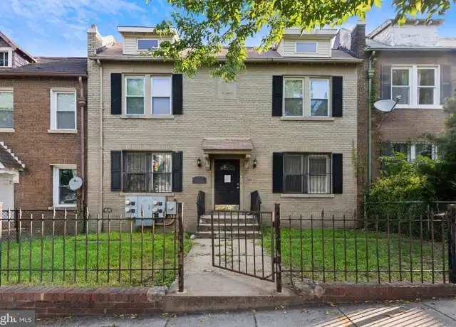 Property at 1106 Queen St NE Unit 3, Washington, DC, 20002, 3 beds, 1 bath, [object Object]