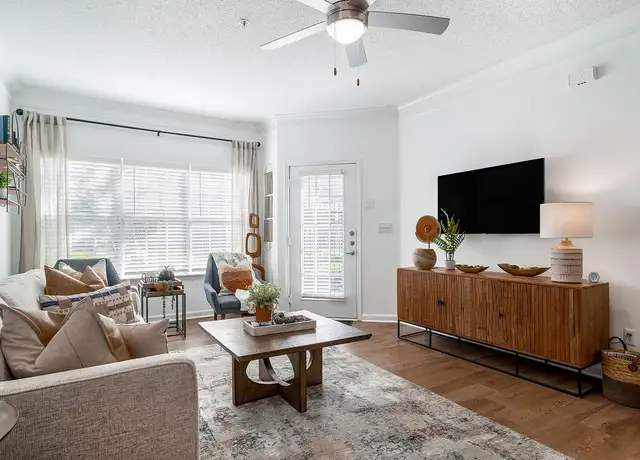 Photo of 4867 Ashford Dunwoody Rd, Atlanta, GA 30338