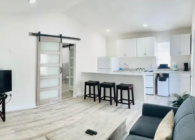 Property at 12701 130th St, Largo, FL, 33774, 1 bed, 1 bath, [object Object]