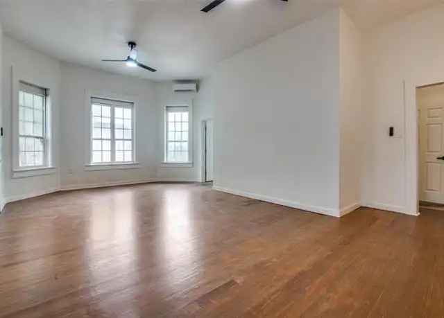 Property at 610 W 9th St, Dallas, TX, 75208, 2 beds, 1 bath, [object Object]