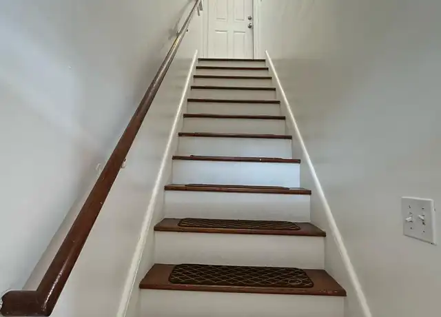 Property at 16 Wheeler Ave, Carteret, NJ, 07008, 1 bed, 1 bath, [object Object]