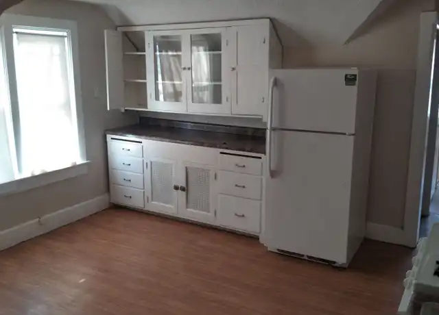 Property at 1115 Stuart St, Green Bay, WI, 54301, 2 beds, 1 bath, [object Object]