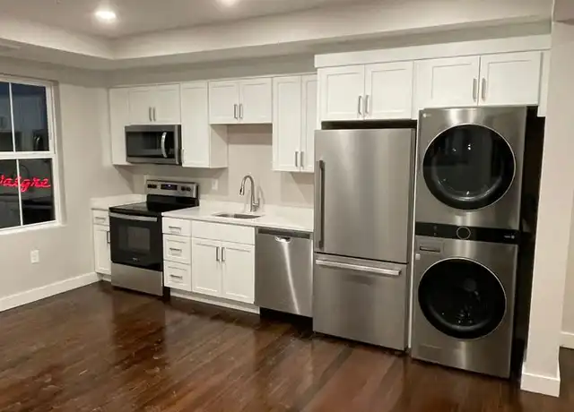 Property at 13 Ceres St Unit 2R, Providence, RI, 02908, 1 bed, 1.5 baths, [object Object]