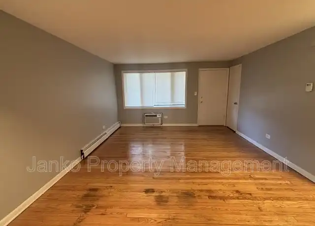 Property at 10720 S Ridgeland Ave Unit 18, Worth, IL, 60482, 1 bed, 1 bath, [object Object]