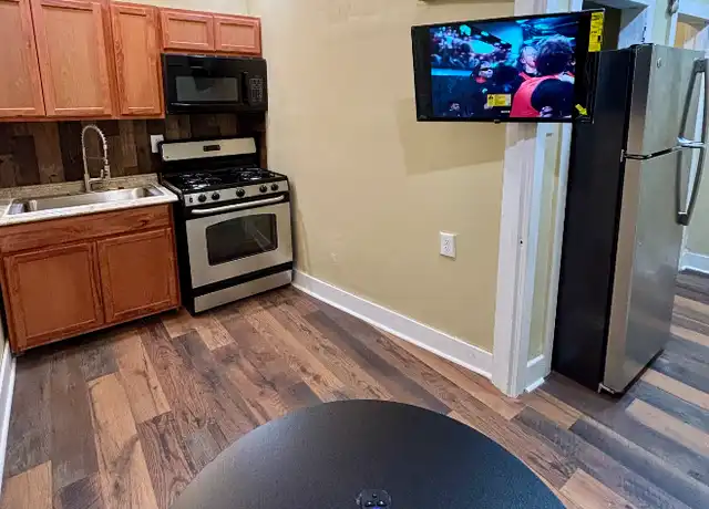 Property at 1514 W Champlost Ave Fl Rear, Philadelphia, PA, 19141, 1 bed, 1 bath, [object Object]