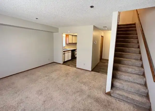 Property at 744 Ashland Ave Unit 102, St Paul, MN, 55104, 3 beds, 1 bath, [object Object]