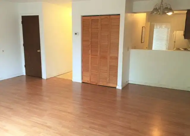 Property at 98 Hudson Ave Unit 1, Athens, OH, 45701, 3 beds, 1.5 baths, [object Object]