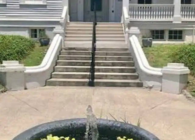 Property at 7735 Maple St, New Orleans, LA, 70118, 1 bed, 1 bath, [object Object]