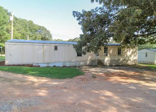 Property at 31 Cameron Cir, Muscle Shoals, AL, 35661, 3 beds, 2 baths, [object Object]