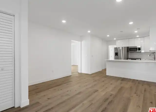 Property at 1025 Pleasant View Ave Unit A, Venice, CA, 90291, 3 beds, 3 baths, [object Object]