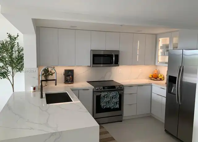 Property at 2555 Collins Ave #1906, Miami Beach, FL, 33140, 2 beds, 2 baths, [object Object]