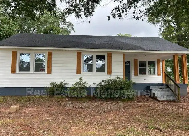 Property at 821 E Tinsley St, Griffin, GA, 30223, 2 beds, 1 bath, [object Object]