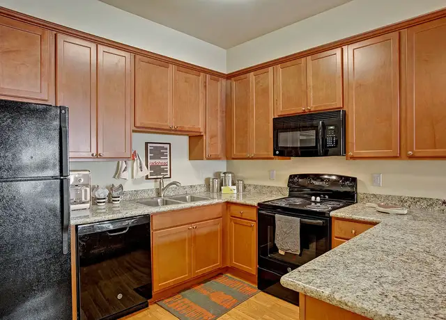 Photo of 895 Riverside Dr, Wenatchee, WA 98801