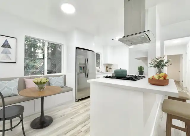 Property at 634 Flower Ave Unit 5, Venice, CA, 90291, 3 beds, 1.5 baths, [object Object]