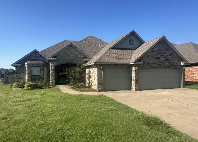 Property at 2636 SE 8th St, Moore, OK, 73160, 3 beds, 2 baths, [object Object]