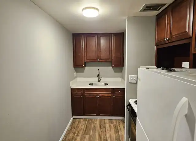 Property at 334 Washington Ave Unit 101F, Elyria, OH, 44035, 1 bed, 1 bath, [object Object]