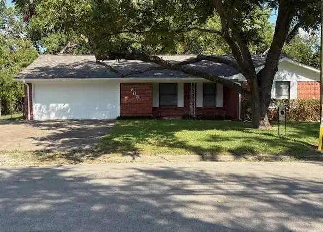 Property at 603 S Jefferson St, Kaufman, TX, 75142, 3 beds, 2 baths, [object Object]