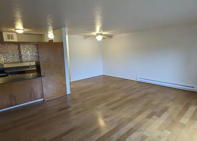 Property at 4509 SW Vermont St Unit 6, Portland, OR, 97219, 1 bed, 1 bath, [object Object]