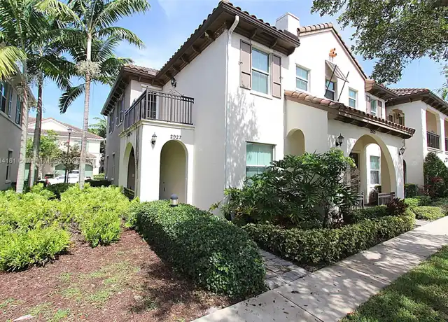 Property at 2927 Cascada Isle Way #2927, Hollywood, FL, 33024, 3 beds, 2 baths, [object Object]
