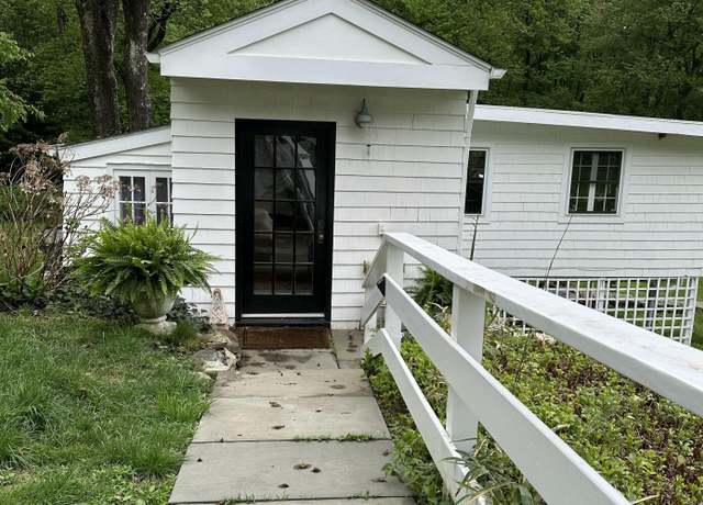 Photo of 999 Lake Ave, Greenwich, CT 06831