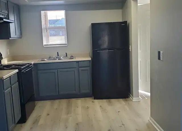Property at Clinic Court Apartments (547 Clinic, LLC) - 551 Clinic Ct, Warsaw, IN, 46582, 0-2 beds, 1 bath, [object Object]