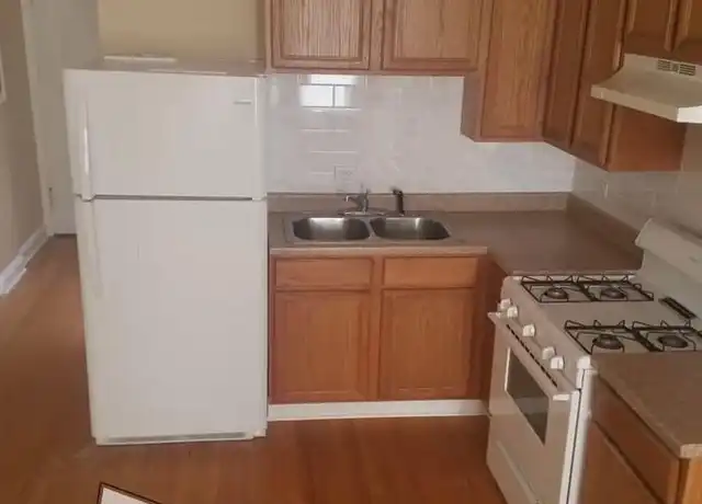 Property at 6626 Cermak Rd Unit 2F, Berwyn, IL, 60402, 2 beds, 1 bath, [object Object]